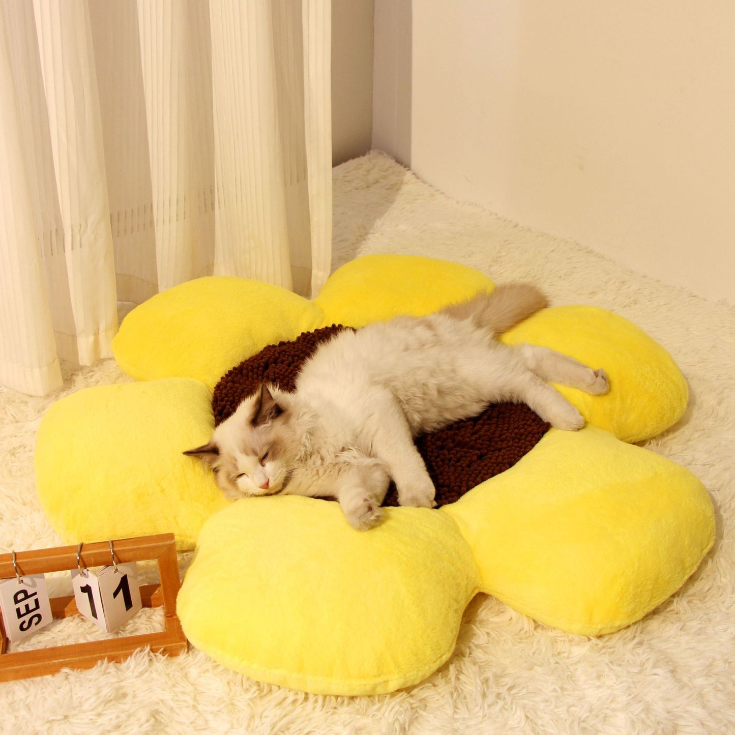 Round Flower Warm Plush Pet Nest